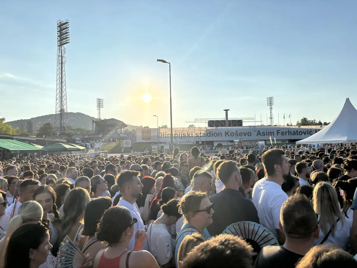 Unutra spektakl, vani dosta problema: Sve što trebate znati o novom kocnertu Dine Merlina, krenite na vrijeme