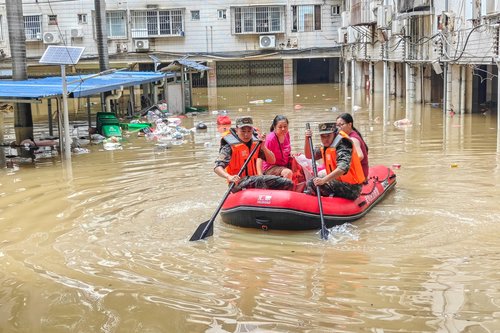 2026-07-07T043719Z_198924916_RC238MASZ7N1_RTRMADP_3_ASIA-WEATHER-CHINA