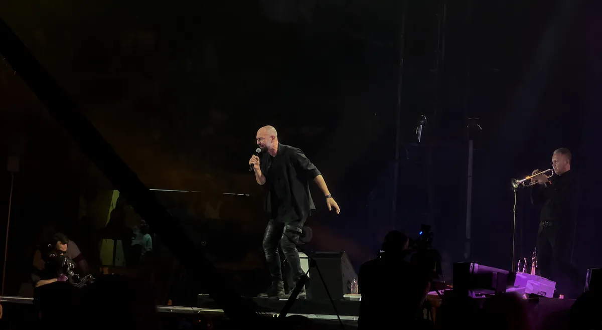 Ovacije za posebnog gosta: Dino Merlin i Marko Louis izveli duet "Ne radujemo se" na prepunom Koševu