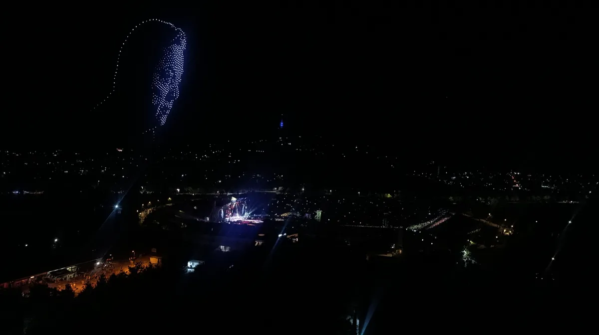 Završen i drugi koncert na Koševu: Dino Merlin priredio muzičko-scensku magiju, pogledajte impresivne prizore sa završnice