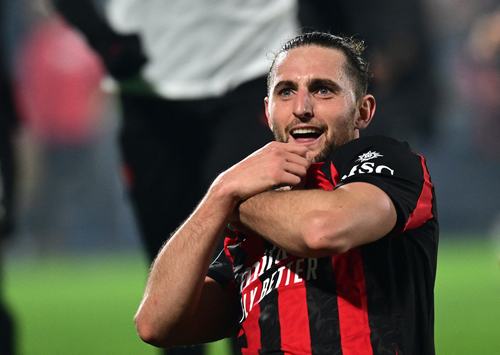 Soccer Football - Serie A - Como v AC Milan - Stadio Giuseppe Sinigaglia, Como, Italy - January 15, 2026 AC Milan's Adrien Rabiot celebrates scoring their third goal REUTERS/Daniele Mascolo