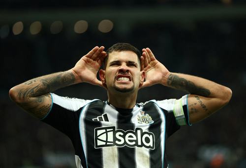 FILE PHOTO: Soccer Football - Premier League - Newcastle United v Crystal Palace - St James' Park, Newcastle, Britain - January 4, 2026 Newcastle United's Bruno Guimaraes celebrates scoring their first goal Action Images via Reuters/Lee Smith EDITORIAL U