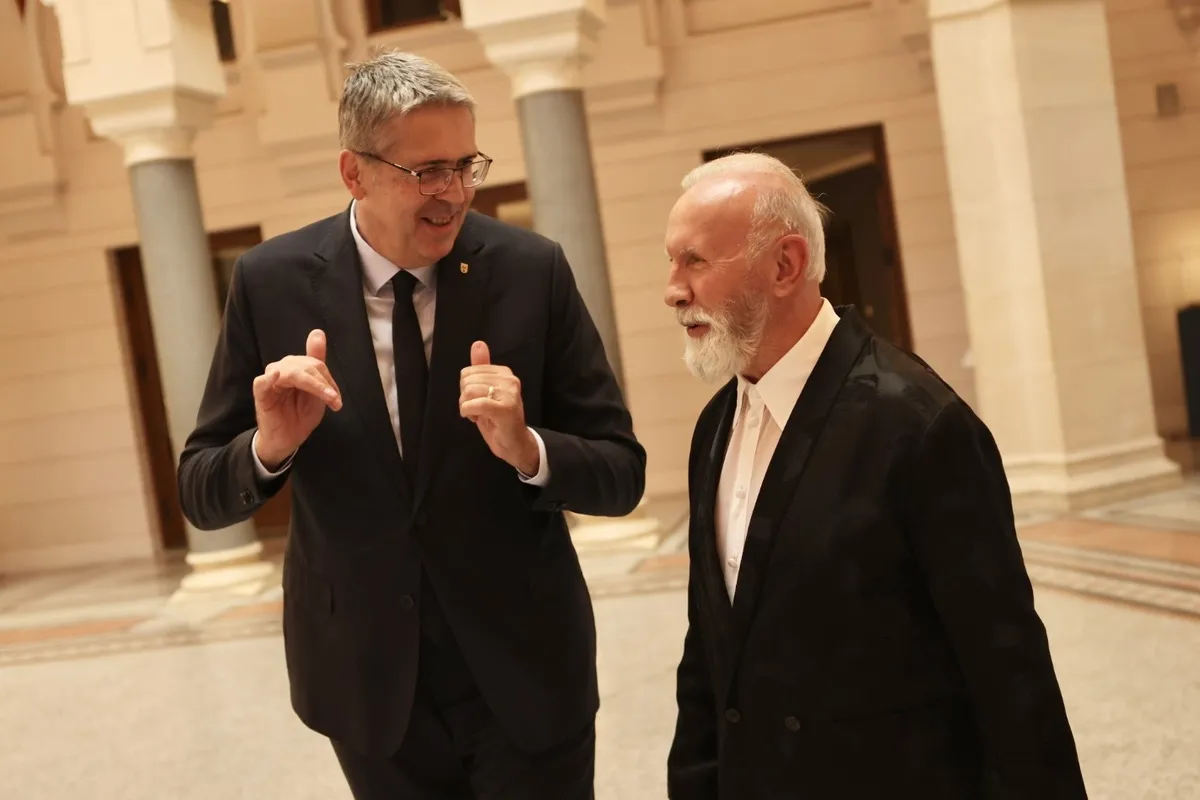 Nakon rekordnih koncerata na Koševu, Dino Merlin u Vijećnici: "To će dugo ostati u sjećanju Sarajeva"