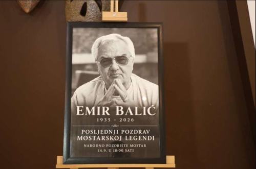 Komemoracija povodom smrti Emira Balića, legendarnog skakača, počasnog predsjednika Kluba skakača "Mostari" održana je u ponedjeljak u Narodnom pozorištu Mostar.