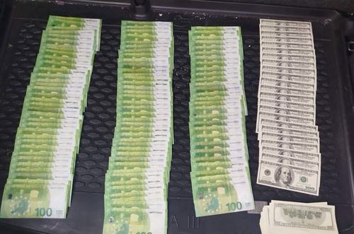 dolari euro falsifikat