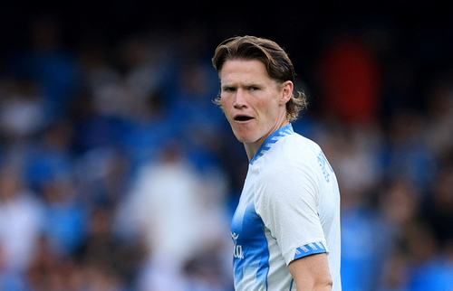 FILE PHOTO: Soccer Football - Serie A - Napoli v Como - Stadio Diego Armando Maradona, Naples, Italy - August 30, 2026 Napoli's Scott McTominay during the warm up before the match REUTERS/Guglielmo Mangiapane/File Photo