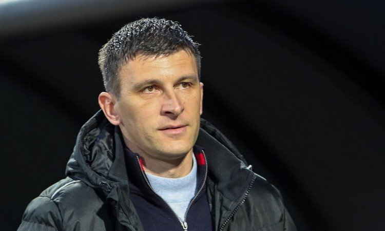 Dinamo mu uručio otkaz nakon teškog poraza u Ligi prvaka, sada mu morao čestitati ulazak u Premier ligu