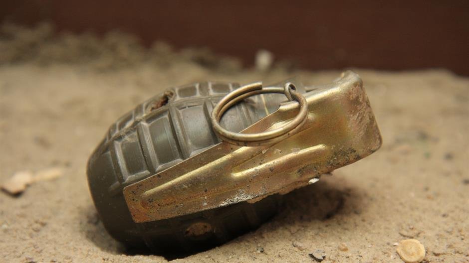 Hand grenade found and safely removed outside RTV Herceg-Bosna office in Kiseljak