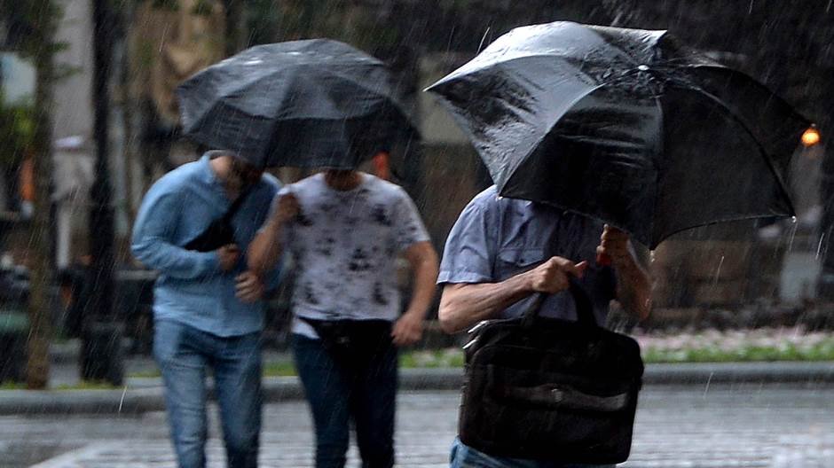 Meteorolozi danas najavljuju pljuskove i grmljavinu, evo kakvo nas vrijeme očekuje za vikend