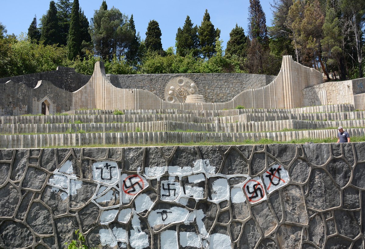 Od Bijelog brijega do Partizanskog groblja: Mostar briše spomenike, a odgovorni ne postoje