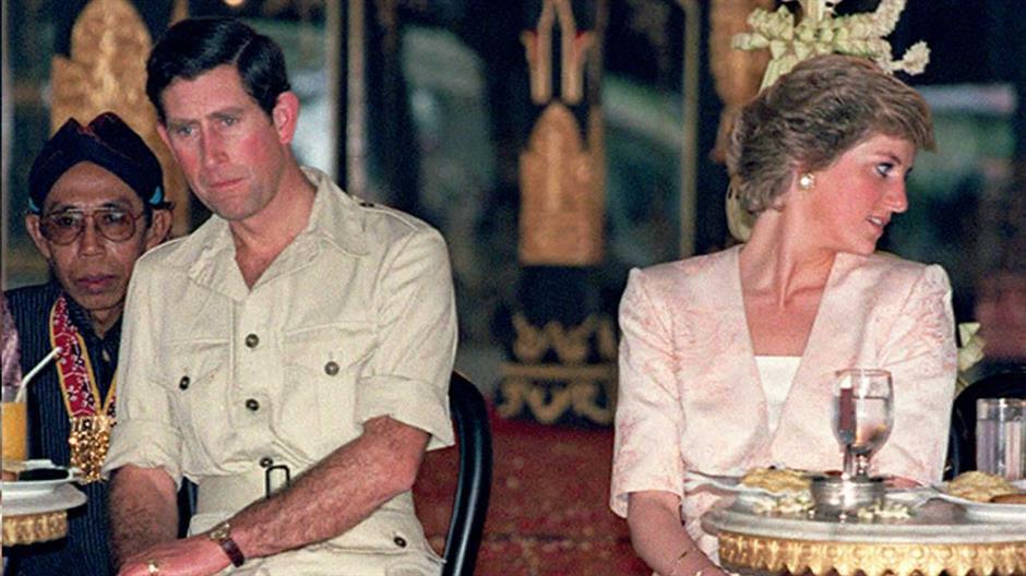 000_APW2001011057895