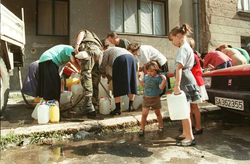 000_APW2002052948593