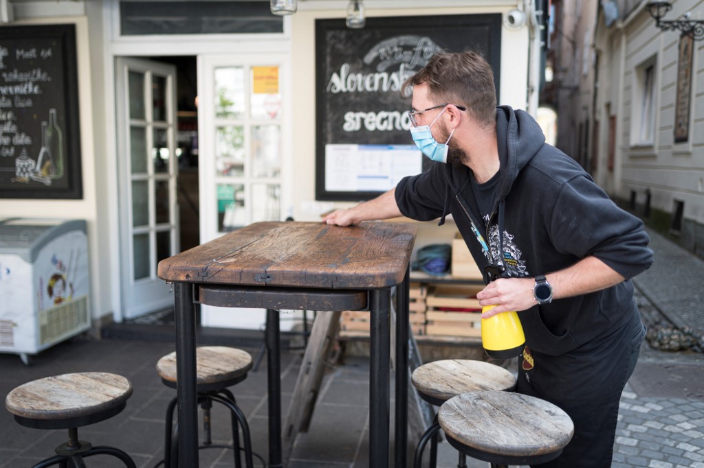 SLOVENIA-HEALTH-VIRUS-ECONOMY