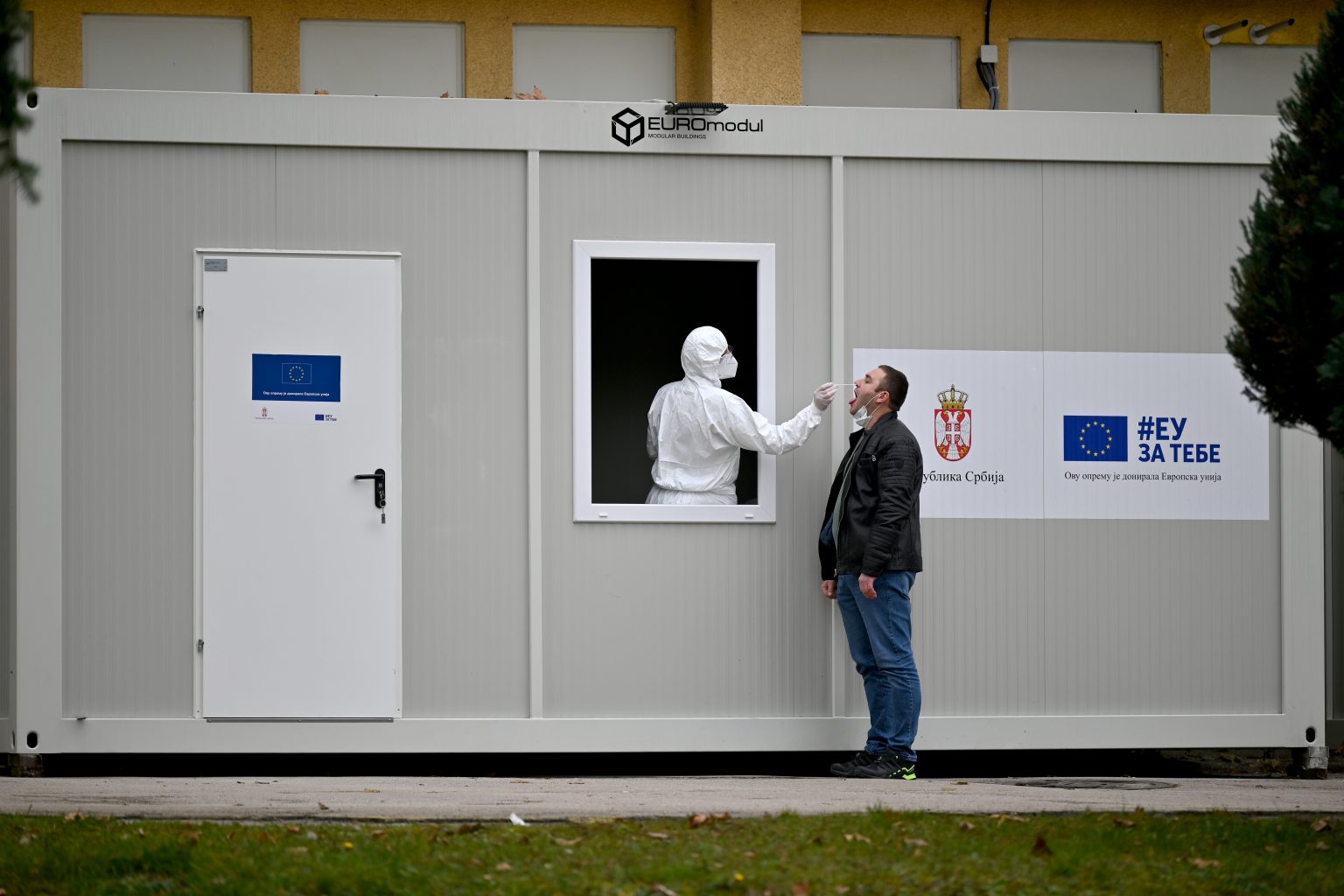 korona srbija 000_8XP9Q6-1536x1024