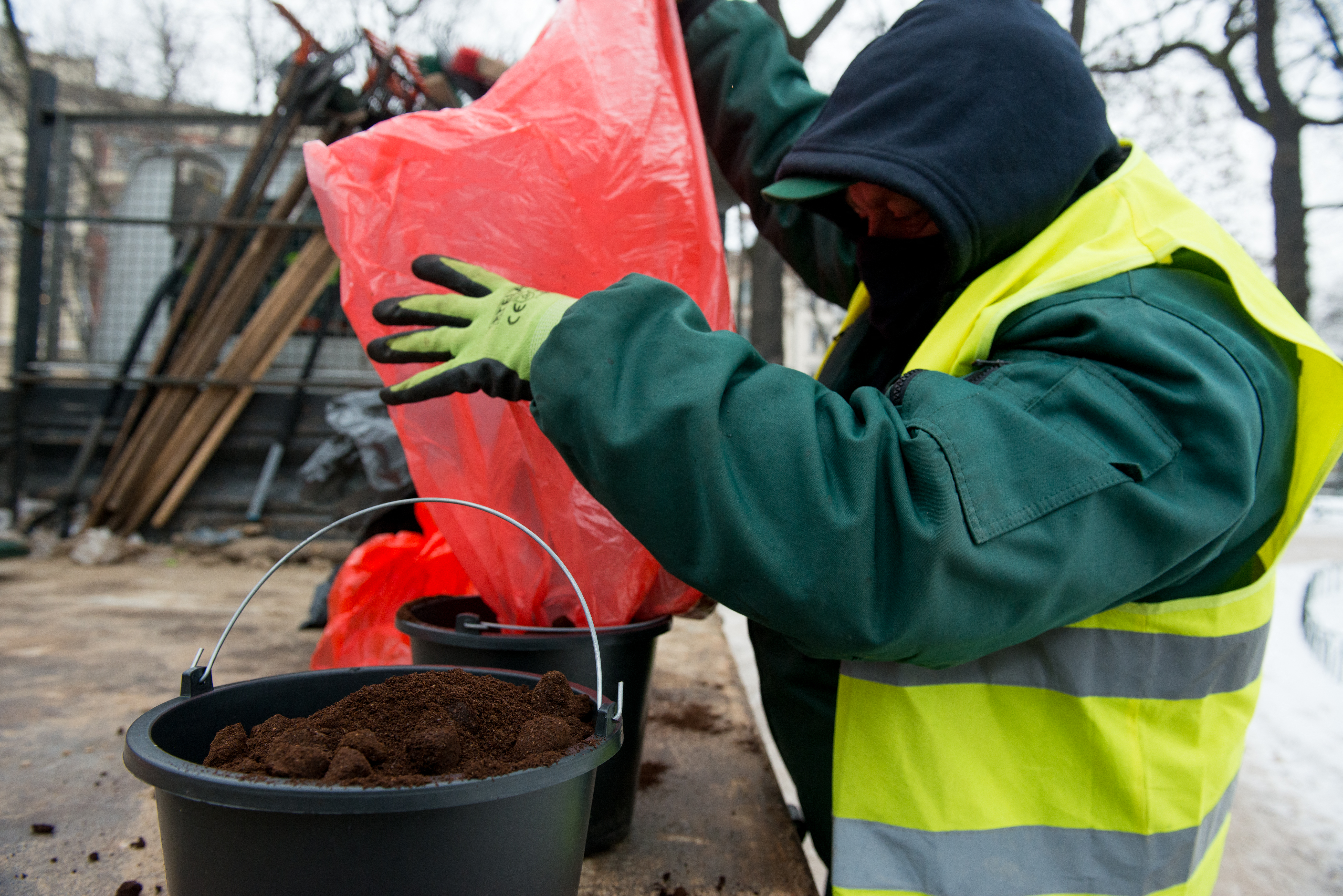 POLAND-WEATHER-SNOW-COFFEE-OFFBEAT