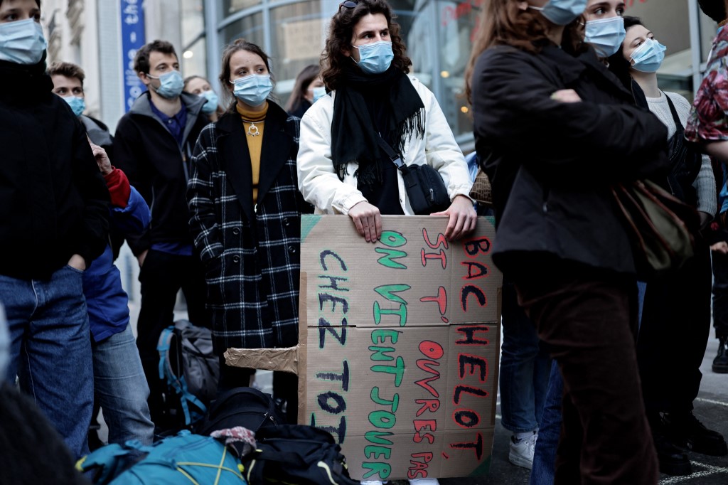 FRANCE-HEALTH-VIRUS-CULTURE-THEATRE-DEMO