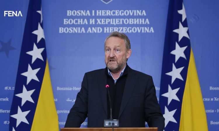 Bakir Izetbegović,