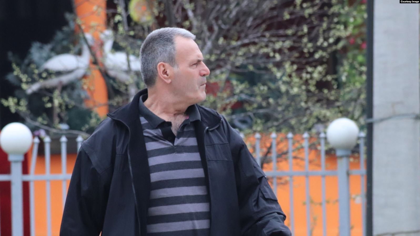 094110D8-E941-4184-8FB5-80A0A5450E2C_w1597_n_r1_st