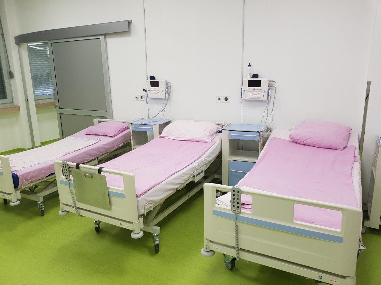 1 (3) opća bolnica, krevet