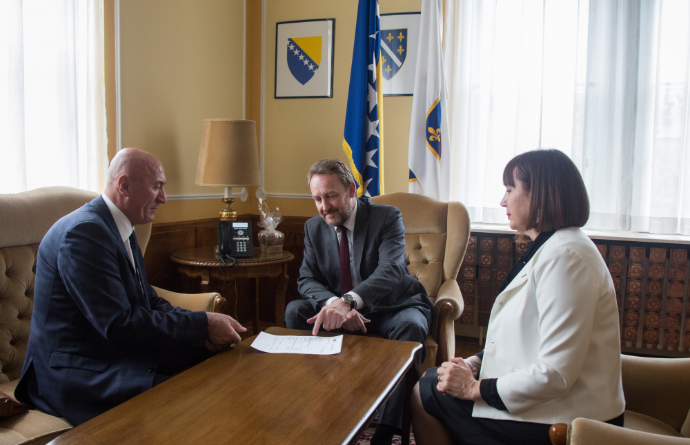 1000_1493377915Hasan_Ajkunic_02