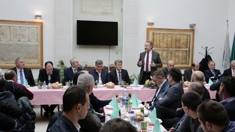 1000_1516373426bakir-izetbegovic-ko-tesanj-sda-20180119151829_IMG_0581-MZ