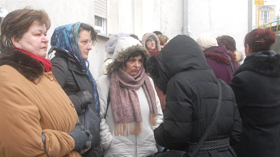 101 radnici Aide ispred vlade