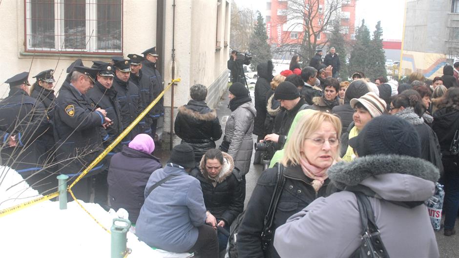 103 radnici Aide ispred vlade