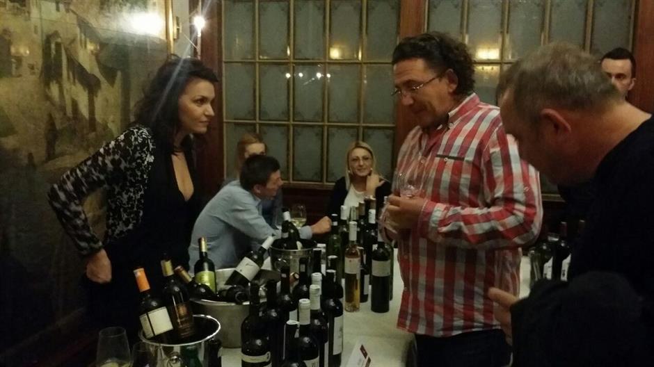 12177126_456160384592612_1568316200_o