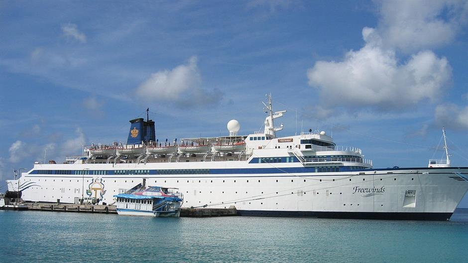 1280px-Freewinds_starboard