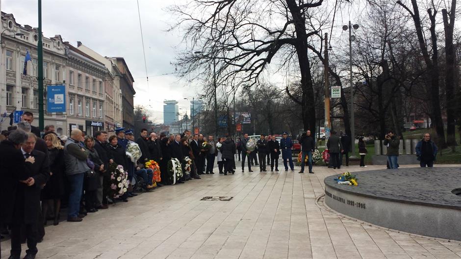 12810091_1747539768811412_1054469709_o