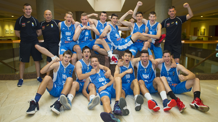 13502036_588156191366128_8291843187402492615_n