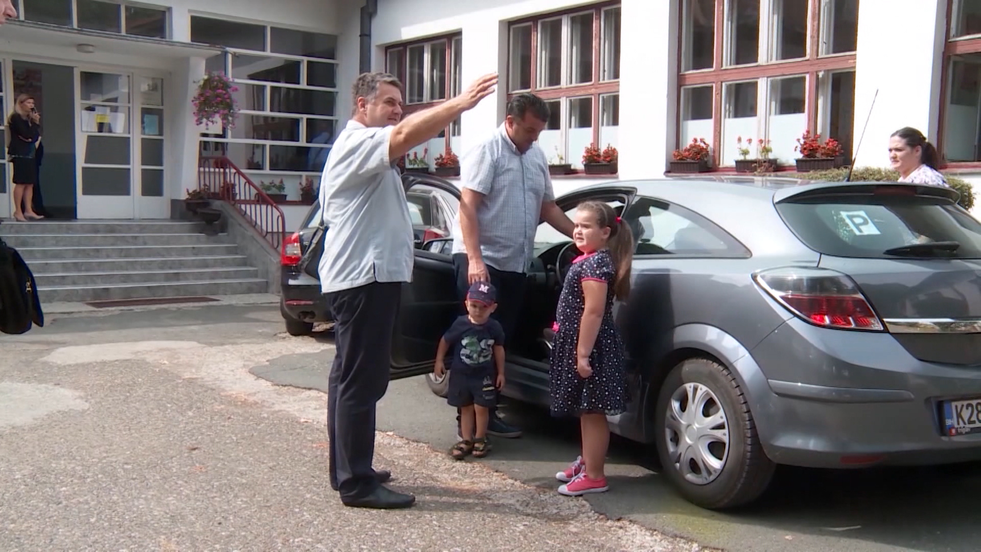 SA-UDZBENICI PKG-TAD-2(20210808-150342870).00_00_21_10.Still001