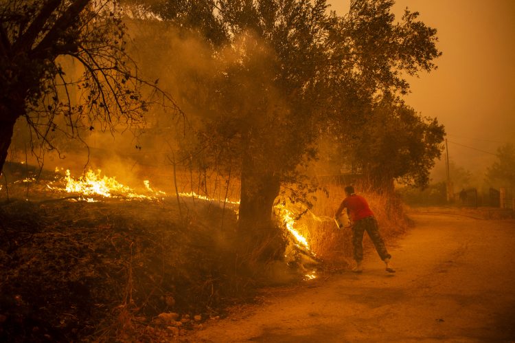 ANGELOS TZORTZINIS / AFP