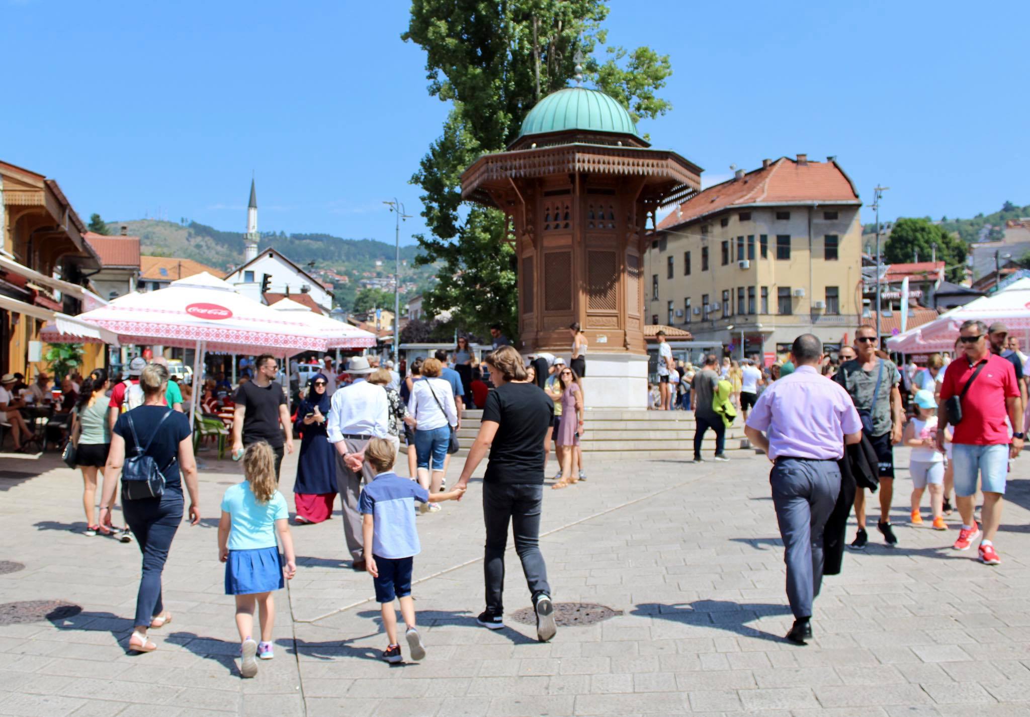 turisti, sarajevo, čaršija, sunčano