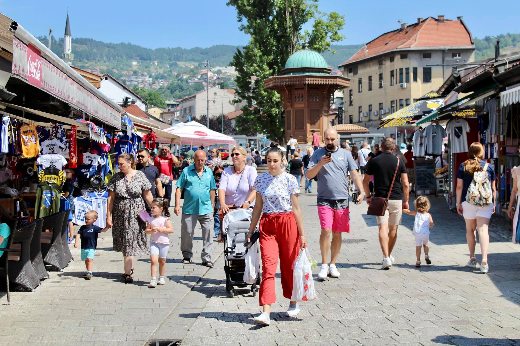 turisti, sarajevo, čaršija, sunčano