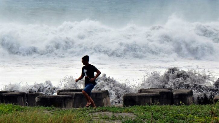 000-19350t-208068-725x407