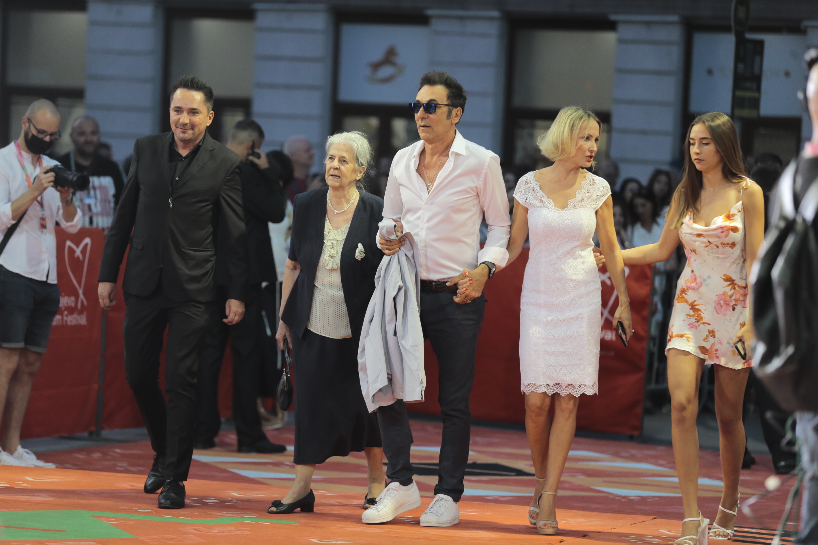 Brojne ličnosti prošetale crvenim tepihom: Sarajevo Film Festival je nešto čime se ponosimo