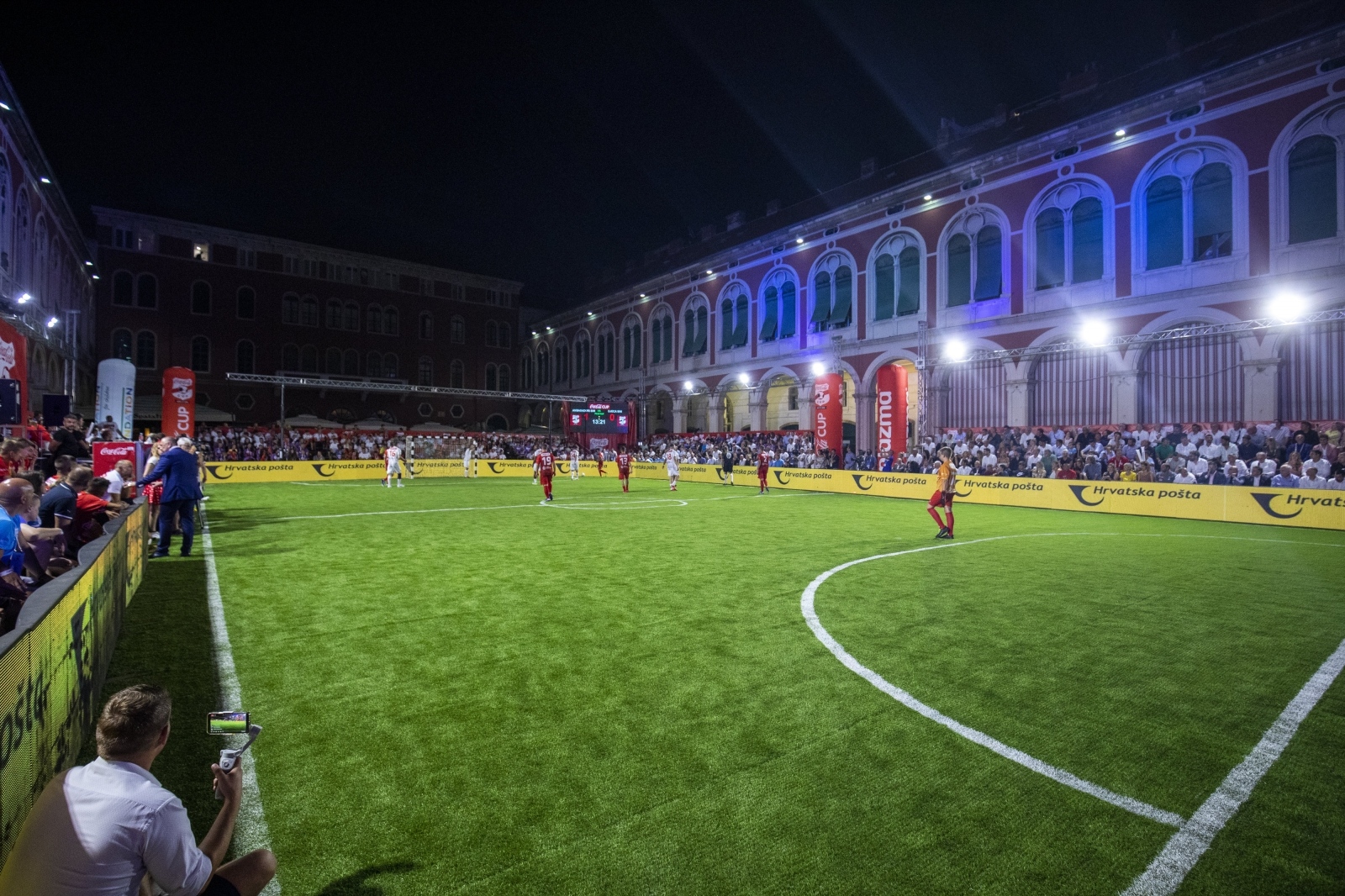 Revijalna utakmica sudionika Igara i svjetskih sportskih zvijezda i dužnosnika