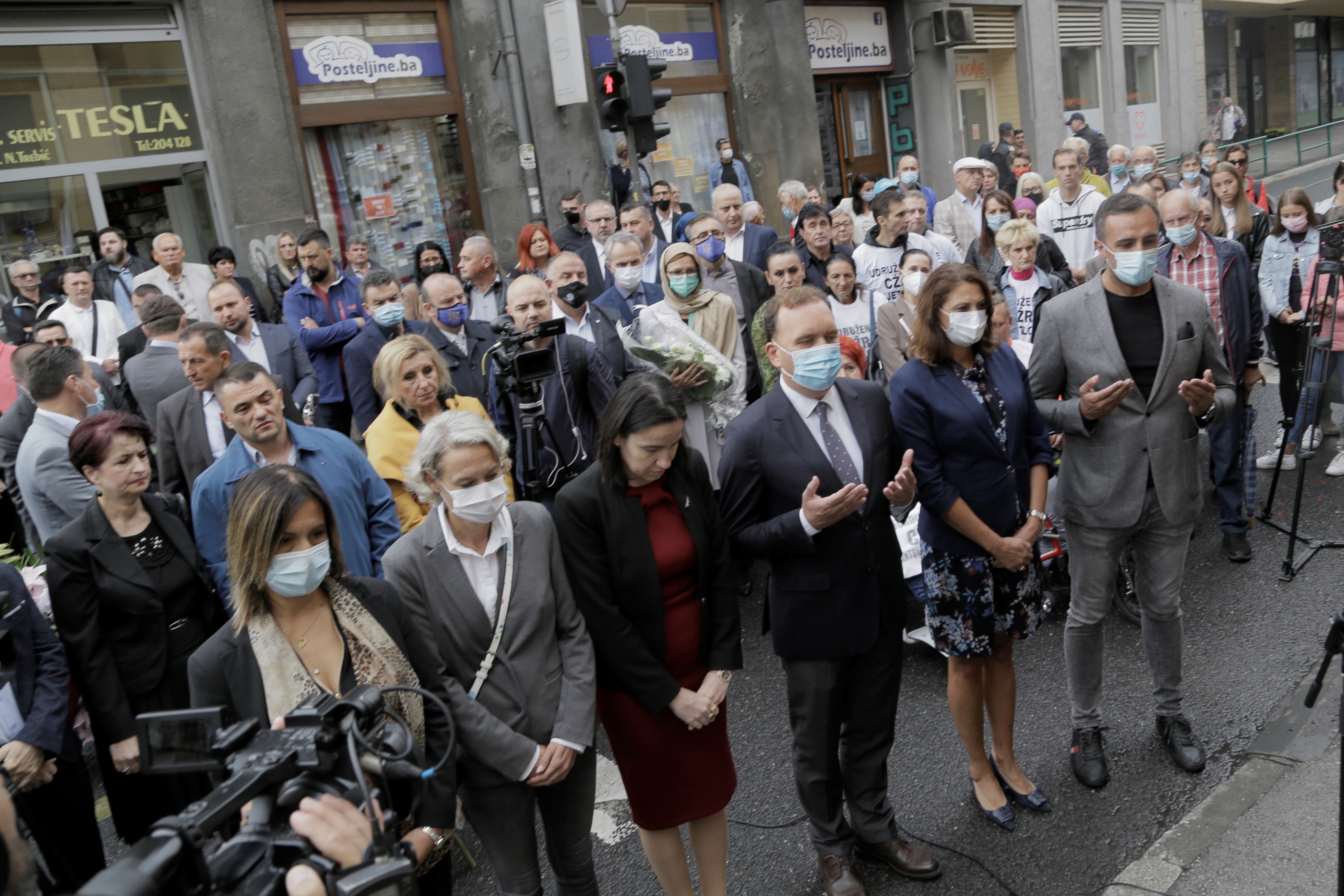 BiH: U Sarajevu obilježena 26. godišnjica stradanja građana u masakru kod Gradske tržnice