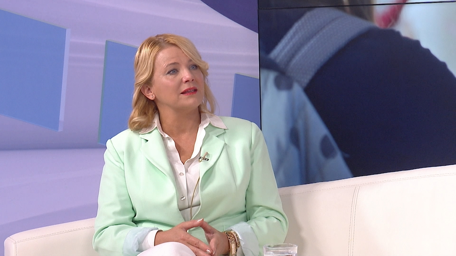 sa-nadia bandic-clf.10_45_25_03.Still001