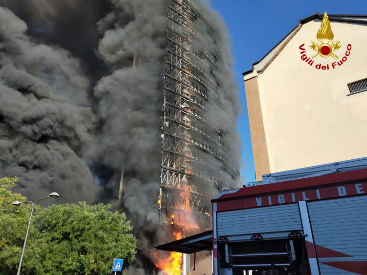 1630314912-2021-08-30T060325Z_1617807342_RC2HFP9GR0KD_RTRMADP_3_ITALY-FIRE-MILAN-750x563