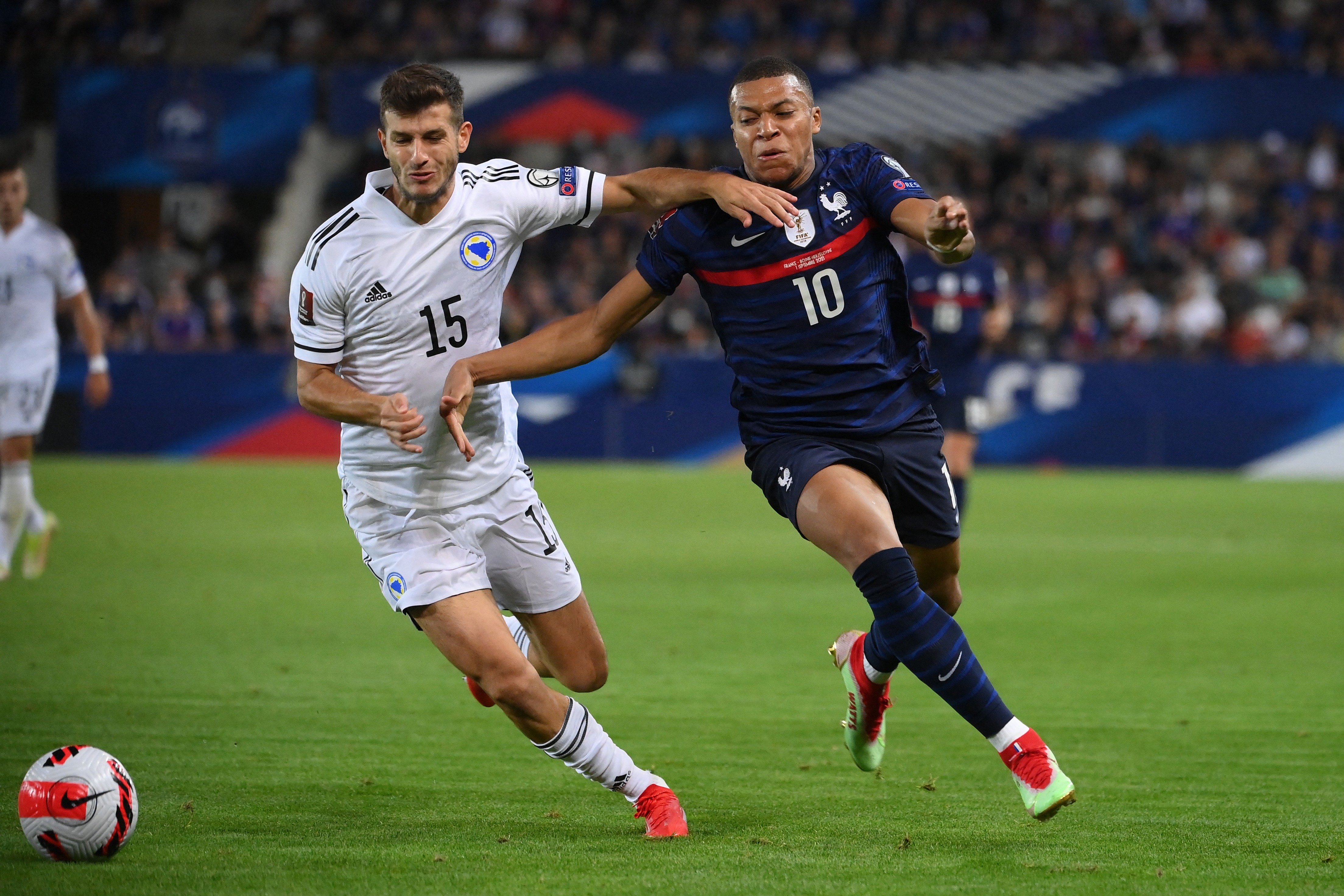 Duel Cipetića i Mbappea