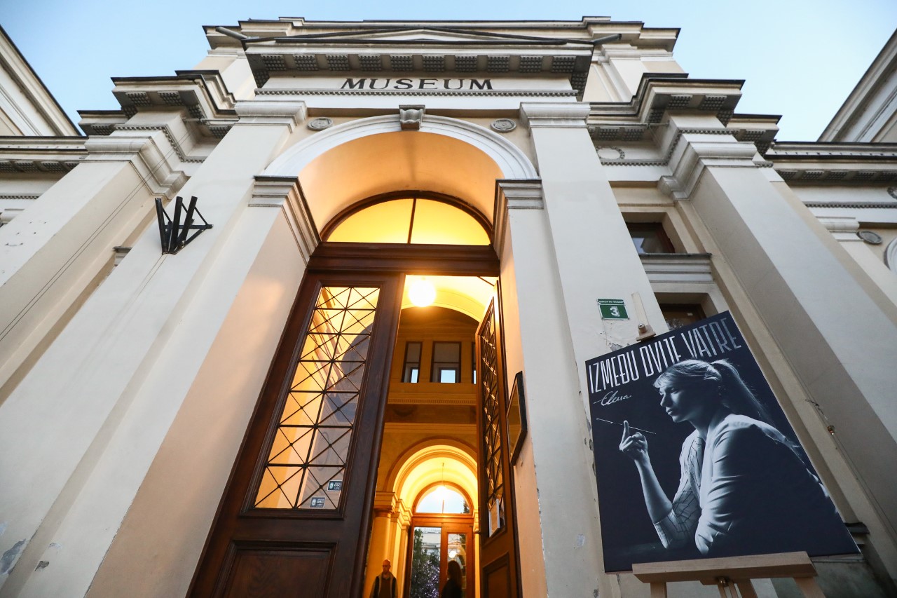 Prva samostalna izložba slikarke Elene Kovačević