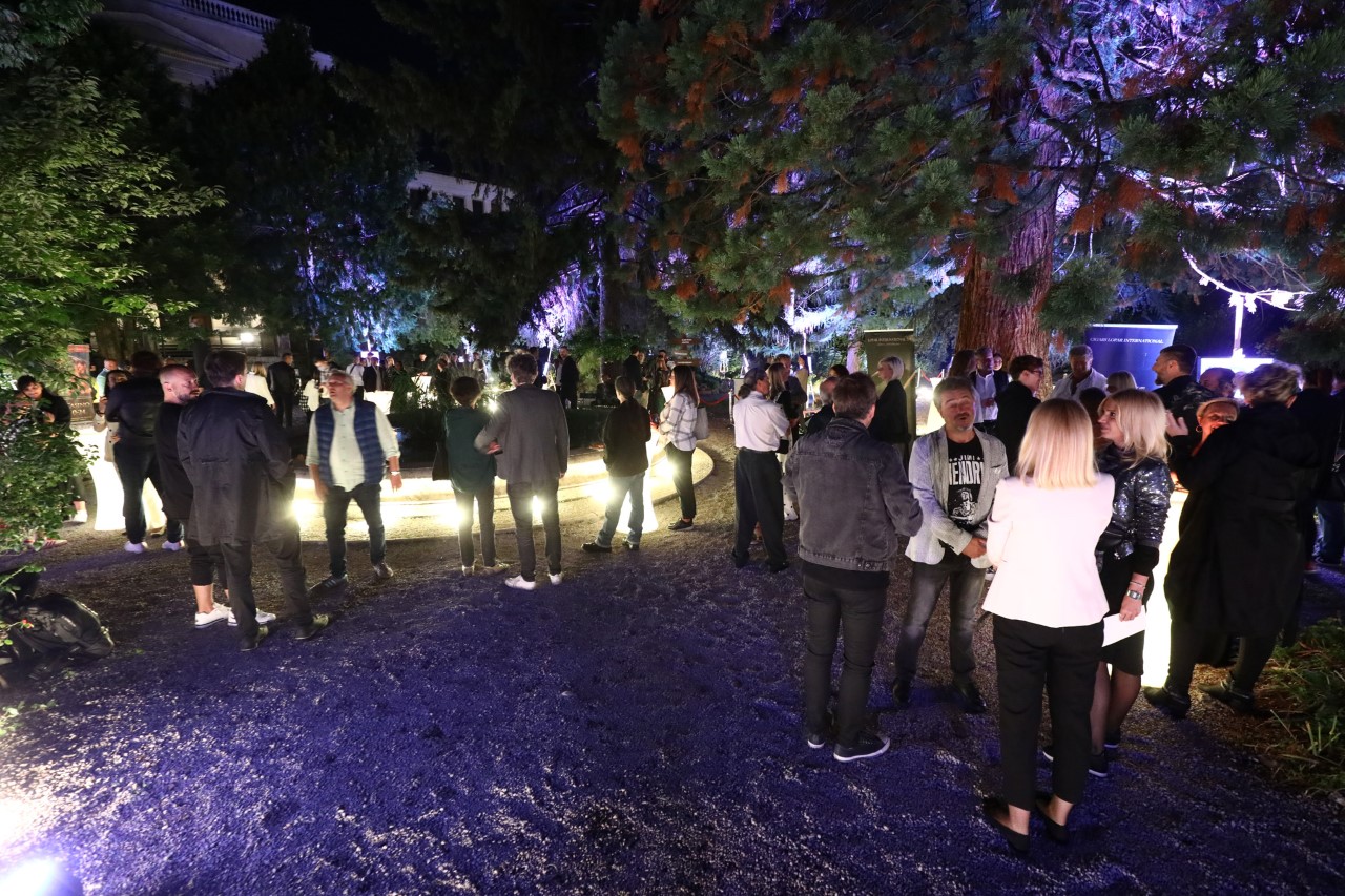 Prva samostalna izložba slikarke Elene Kovačević