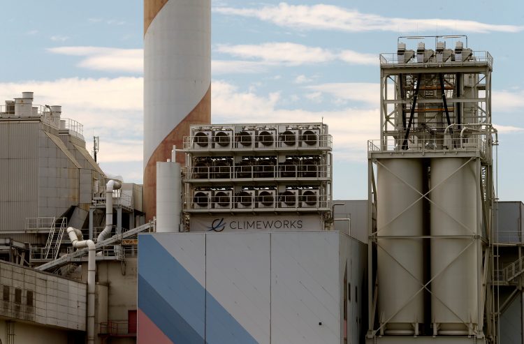 1631101631-2021-09-08T093707Z_130255901_RC2LLP9CABF6_RTRMADP_3_ICELAND-CARBONCAPTURE-750x493
