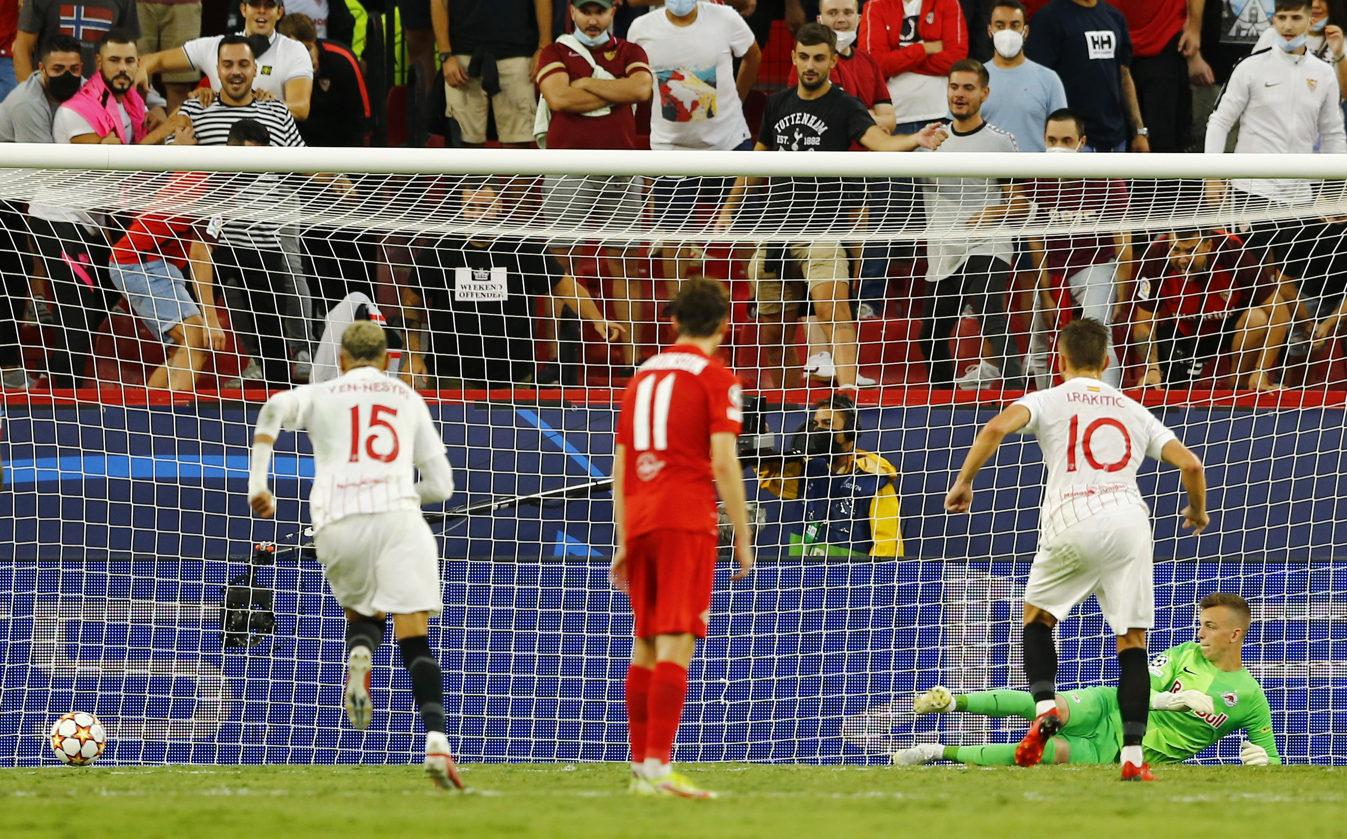 Champions League - Group G - Sevilla v FC Salzburg