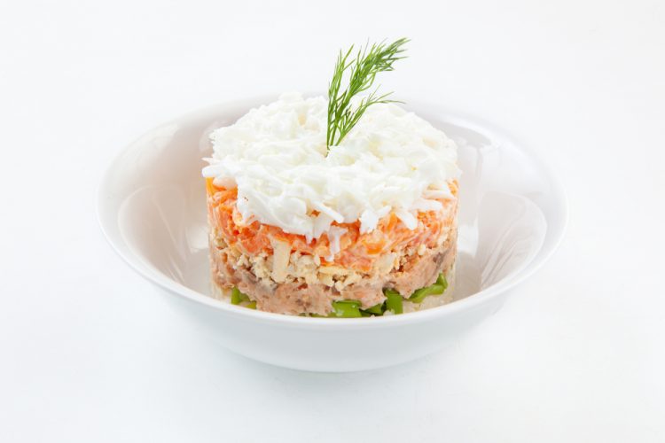 1631685743-salata-s-tunjevinom