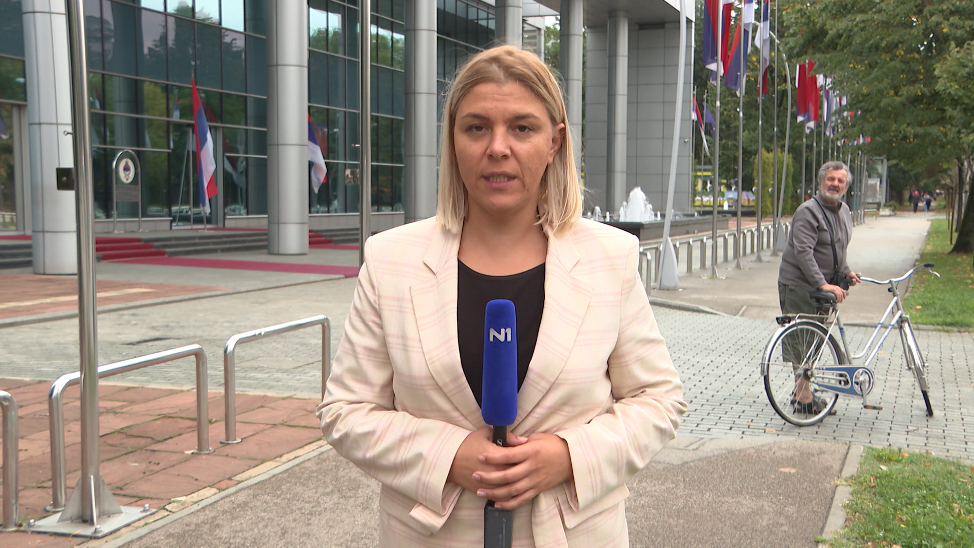 SA-LKLV DODIK O KOMSICU-ANM-1(20210920-171519337).mxf.00_00_02_21.Still001