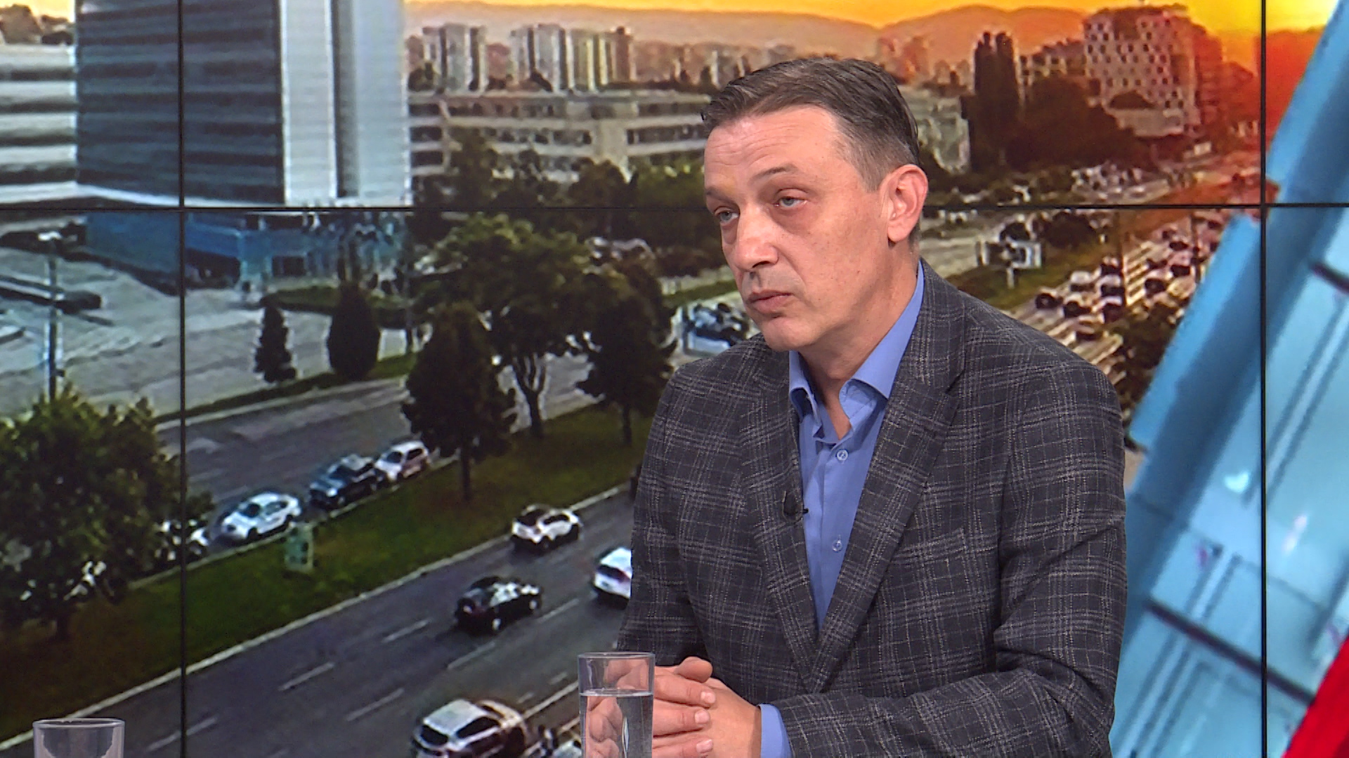 SA-.00_02_53_18.Still006