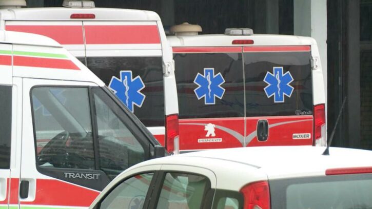 hitna-pomoc-hitna-hitna-pomoc-344188-725x408